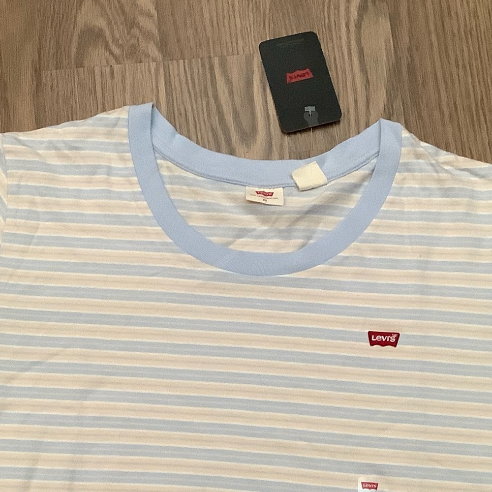Levi’s T-shirt Women’s Size 2X Light Blue Cream Striped Cotton Short Sleeves - Picture 3 of 6